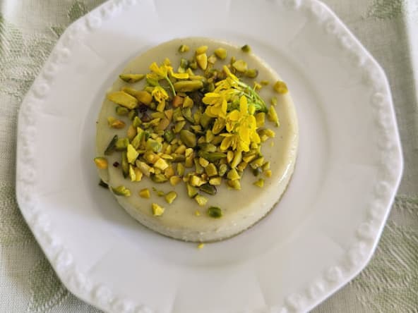 Panna cotta à la crème et aux éclats de pistaches