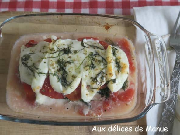 Cabillaud aux tomates pelées et mozzarella cuit au four