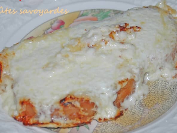 Croûtes savoyardes, du pain, du fromage et de la crème