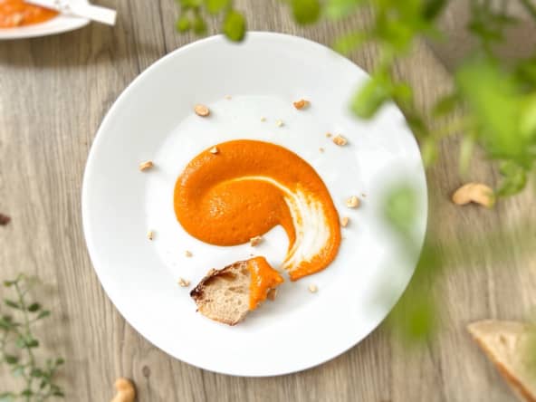 Sauce aux poivrons rouges toute simple avec les ingrédients du placard