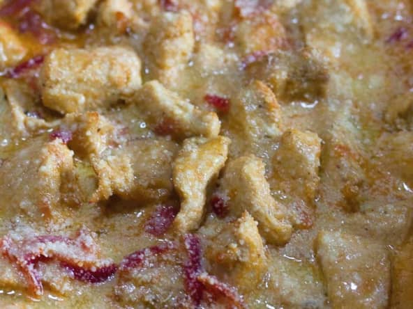 Poulet crémeux à l'ail et au citron à servir avec des tagliatelles fraîches