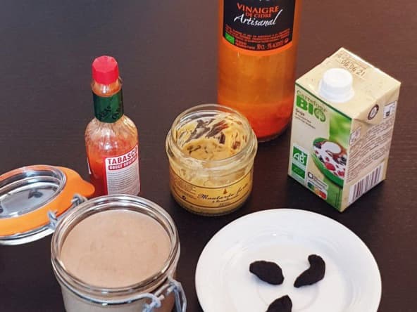 Vinaigrette légère à l’ail noir fermenté