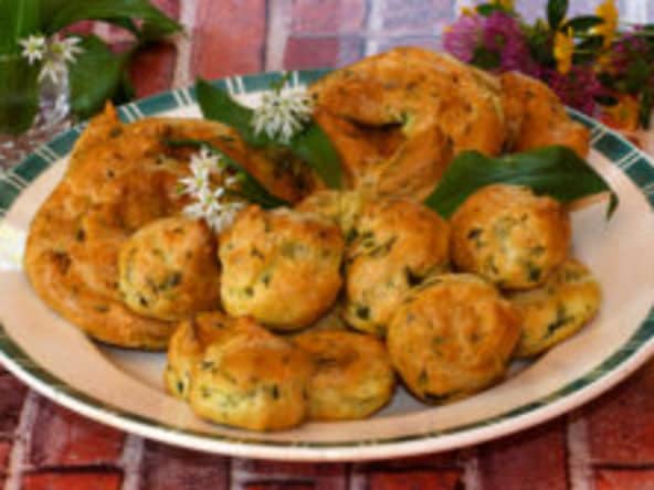 Gougères à l'ail des ours à grignoter à l'apéritif