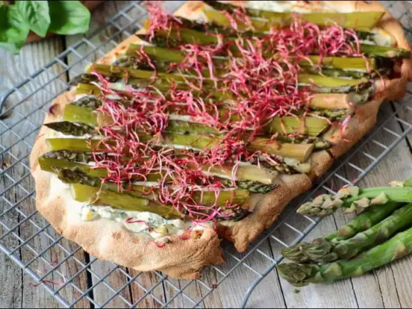 Pinsa romana à l'asperge : une recette pour changer des pizzas