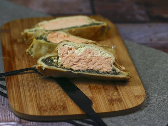 Saumon en croûte feuilletée au pesto d'épinards