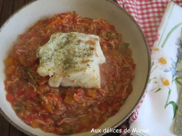 Dos de cabillaud à la sauce tomate et poivron, aux cheveux d'ange