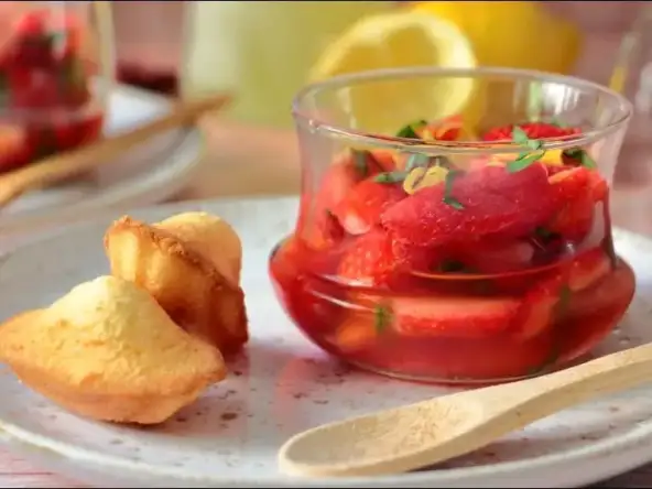 Fraises au limoncello, basilic et sirop léger