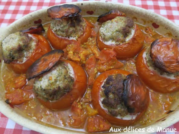 Tomates farcies, farce à la poitrine de porc et au jambon