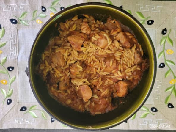 Giouvetsi (yiouvetsi ou youvetsi) : la recette d'un plat grec au poulet et pâtes