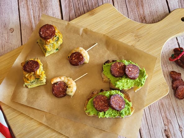 Planche apéritive de mises en bouche au chorizo