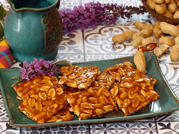 Nougatine aux cacahuètes ou "colle pistache" de La Réunion