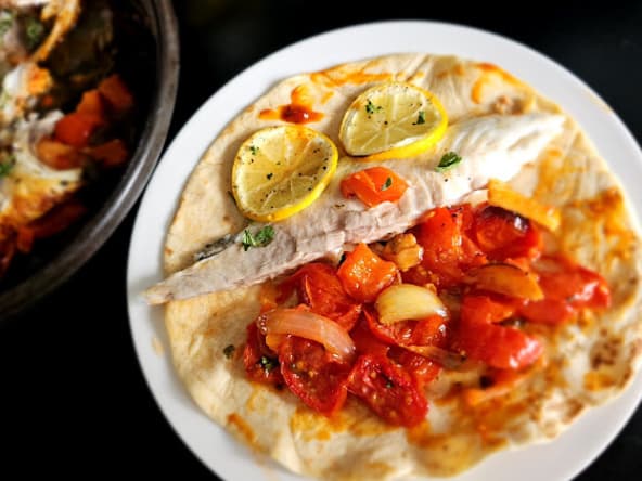 Daurade au four aux tomates cerises et poivron rouge/ Fajitas de daurade à la tomate