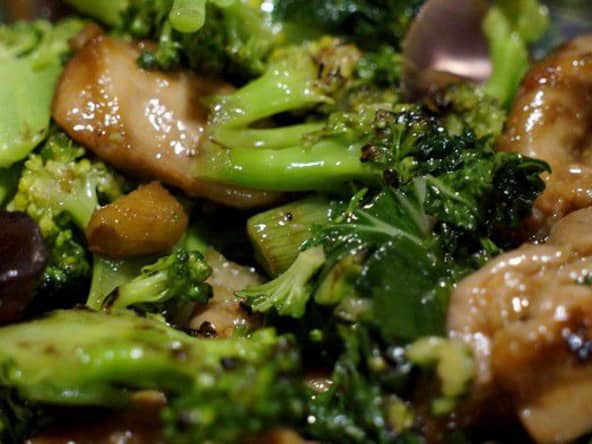 Poulet aux brocolis sauce soja comme à La Réunion