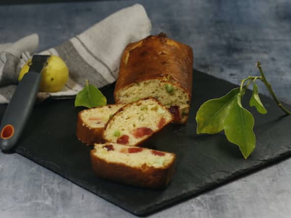Cake à l'angélique et fraises confites, un délice pour le tea time