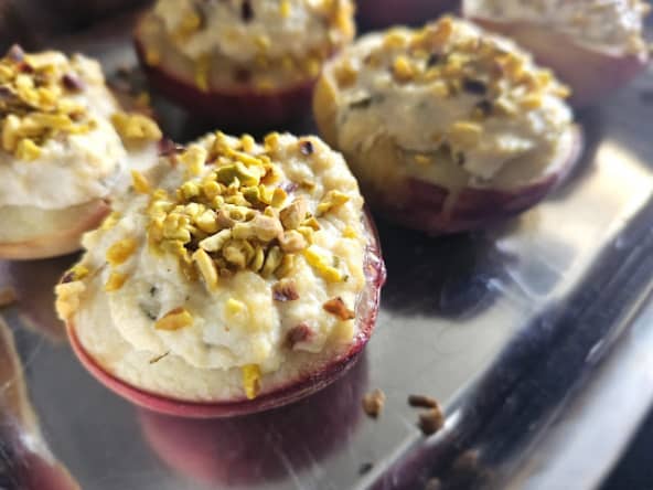 Pêches rôties farcies à la ricotta : une recette d'été très facile à préparer 