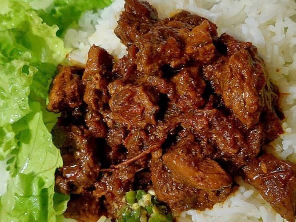 Bœuf tortue de la Réunion (974) avec tomates, oignons, ail et gingembre