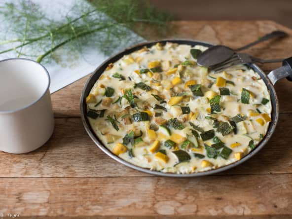 Omelette crémeuse aux courgettes et à la menthe