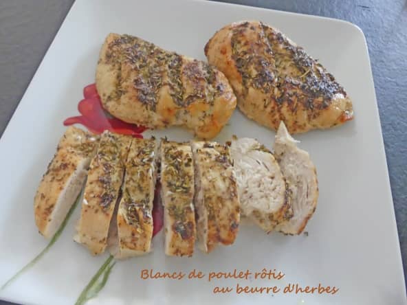 Blancs de poulet rôtis au beurre d'herbes de Provence