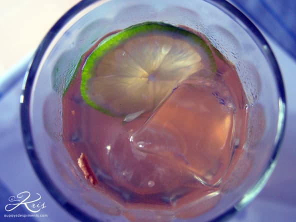 Boisson au gingembre et à la cannelle - frais et vitaminé