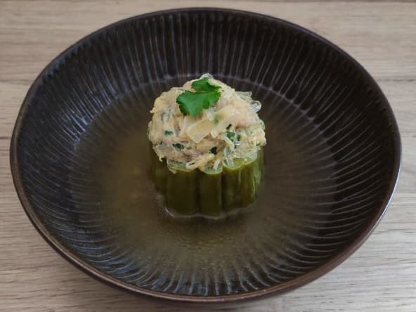 Soupe de concombre amer farci à l'asiatique