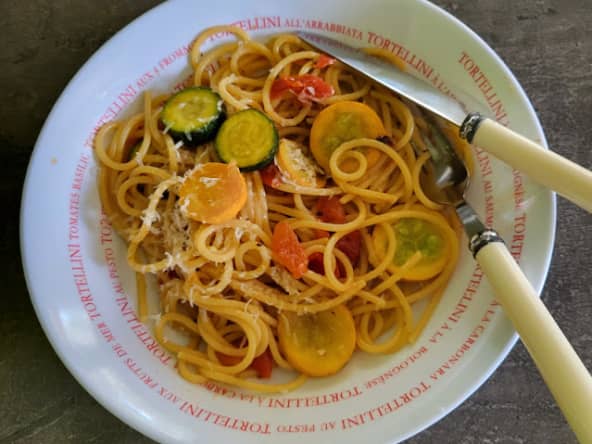 Spaghetti aux courgettes à la crème de saindoux aux herbes