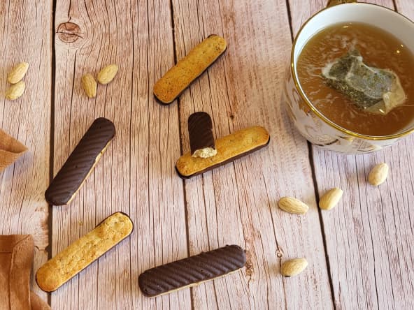 Financiers amande et noisette en coque chocolat