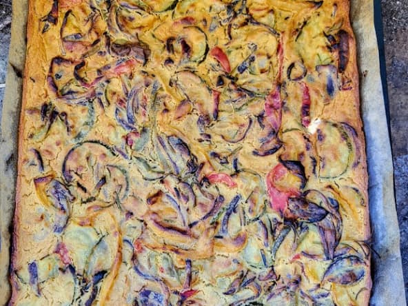 Socca à la farine de pois chiches et légumes : une recette sans gluten