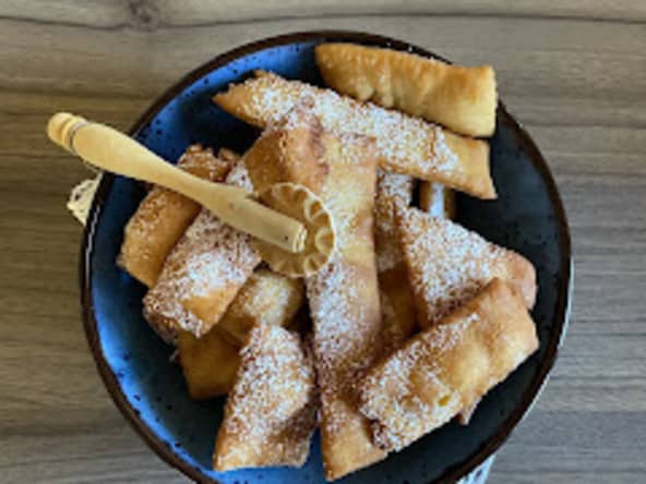 Les bugnes lyonnaises