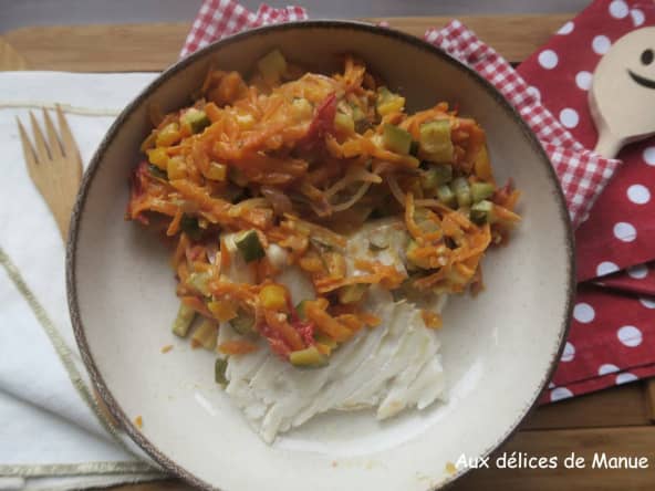 Dos de cabillaud aux petits légumes à la sauce moutarde mi-forte