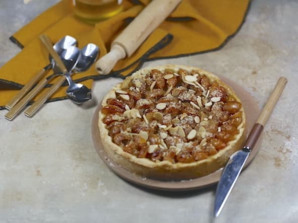 Tarte aux mirabelles aux amandes torréfiées et au miel