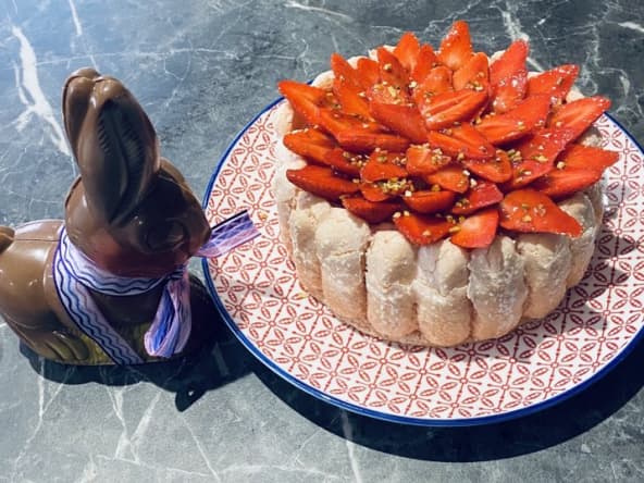Charlotte aux fraises aux biscuits cuiller maison