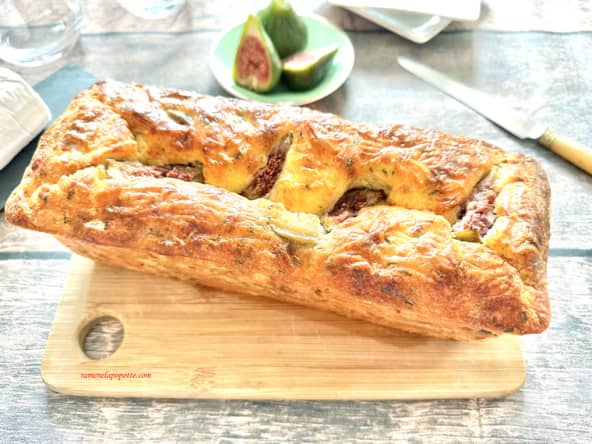 Cake salé au fromage de chèvre et figues