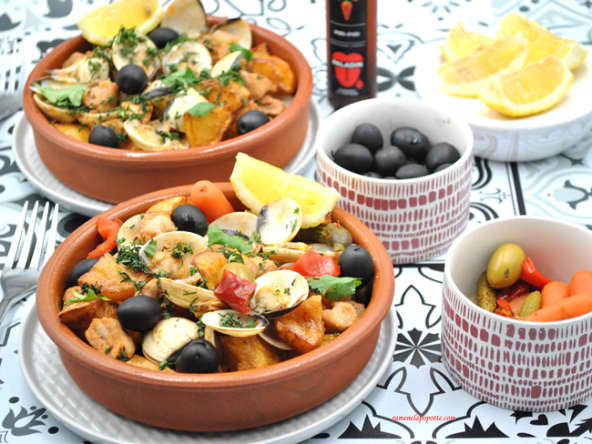 Carne de porco à alentejana de la cuisine portugaise