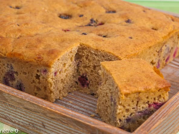 Gâteau du matin mûres, amandes, litchi