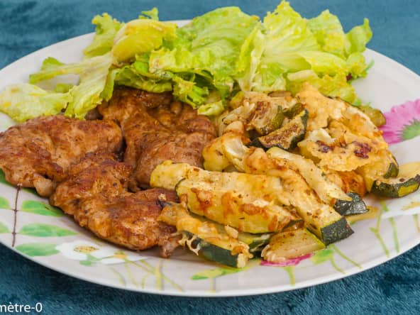 Grillades de porc aux frites de courgettes