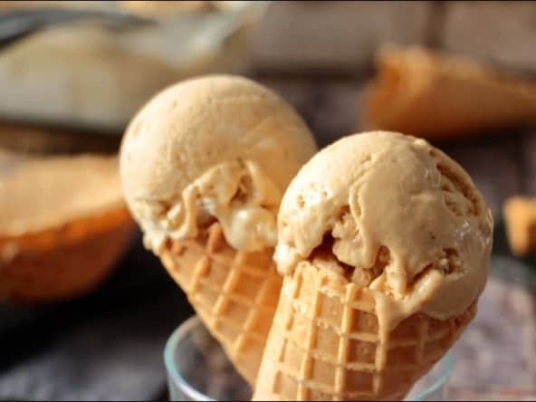 Glace maison ou crème glacée au turrón tendre de Jijona, sans sorbetière
