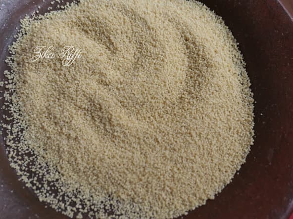 Comment rouler le couscous maison à la main