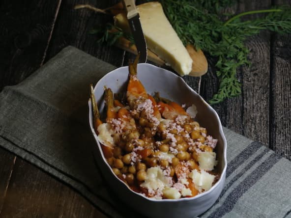 Carottes confites et pois chiches aux épices et au Laguiole