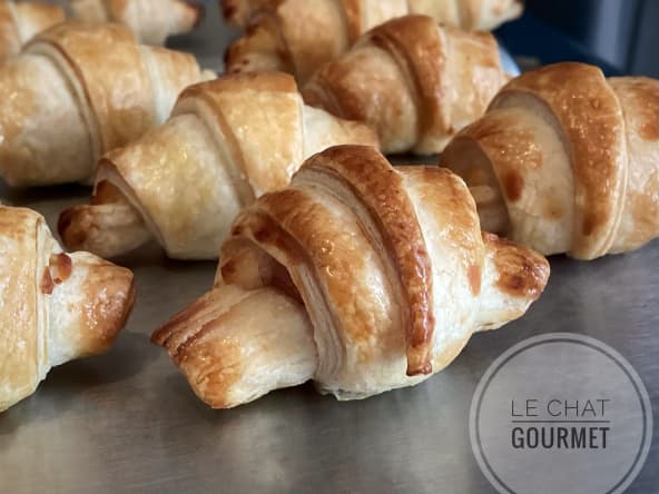 Mini croissants salés au saumon fumé