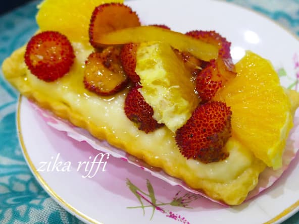 Tartelettes aux arbouses et oranges à la crème pâtissière, pâte brisée aux amandes