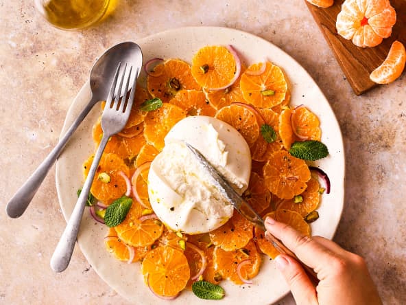 Carpaccio de clémentine de Corse à la burrata et à l’huile d’olive, une entrée fraîcheur qui sent bon la Méditerranée