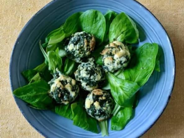 Gnudi ou boulettes épinards et ricotta rôties au beurre d'ail