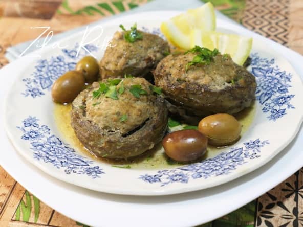Dolma karnoun : le tajine aux artichauts frais farcis à l'agneau et olives de kalamata maison