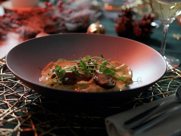 Ravioles d’agneau du Poitou-Charentes IGP et foie gras du sud ouest IGP émulsion crémeuse de beurre charentes-poitou aop et piment d’espelette aop