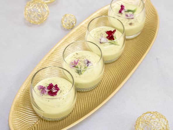 Verrines de mousse à l’avocat et basilic pour les fêtes