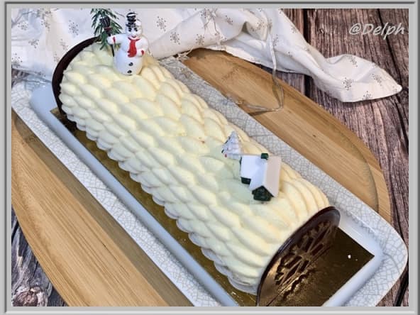 Bûche à la poire et insert au chocolat