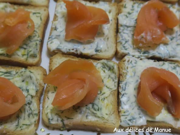 Toasts de saumon fumé au beurre d'aneth et citron ou crème d'aneth et citron