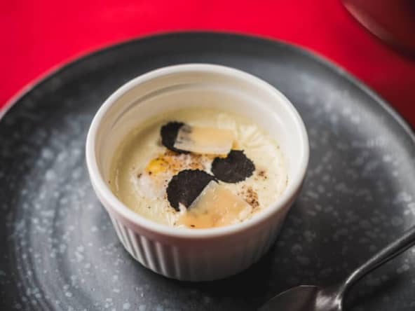 Oeuf cocotte à la truffe - Recette de fêtes rapide