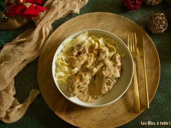 Poulet au vin jaune et aux morilles
