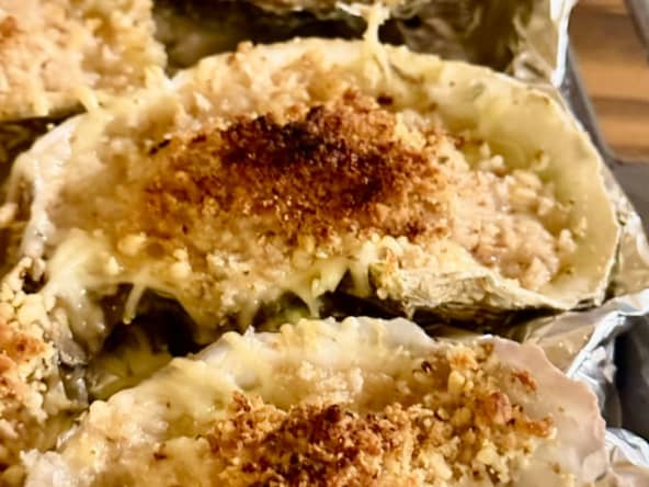 Huîtres gratinées aux oignons de Roscoff et à la chapelure de noix